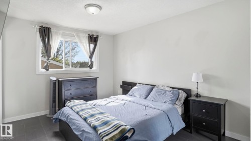 7 Beechmont Avenue, Spruce Grove, AB - Indoor Photo Showing Bedroom