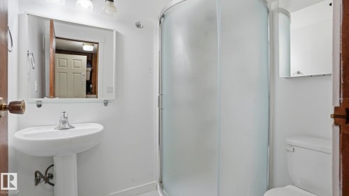 7 Beechmont Avenue, Spruce Grove, AB - Indoor Photo Showing Bathroom