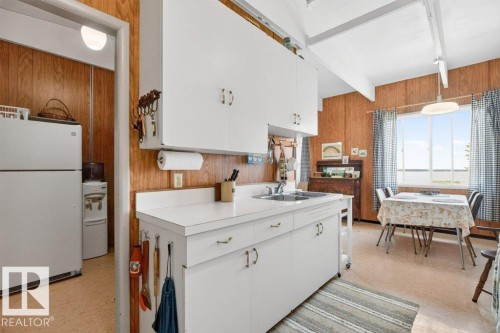 #506 54411 Rge Road 40, Rural Lac Ste. Anne County, AB - Indoor Photo Showing Kitchen With Double Sink