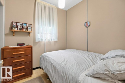 #506 54411 Rge Road 40, Rural Lac Ste. Anne County, AB - Indoor Photo Showing Bedroom