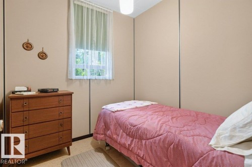 #506 54411 Rge Road 40, Rural Lac Ste. Anne County, AB - Indoor Photo Showing Bedroom