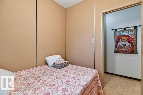 #506 54411 Rge Road 40, Rural Lac Ste. Anne County, AB - Indoor Photo Showing Bedroom