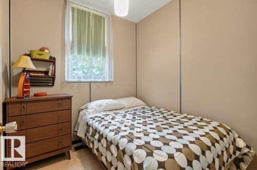 #506 54411 Rge Road 40, Rural Lac Ste. Anne County, AB - Indoor Photo Showing Bedroom