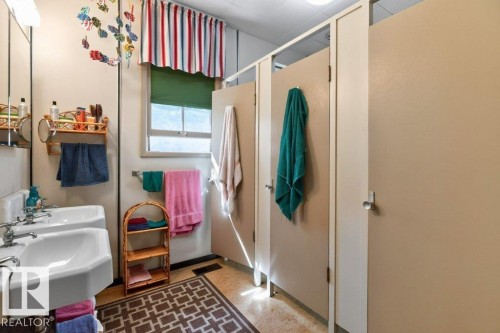 #506 54411 Rge Road 40, Rural Lac Ste. Anne County, AB - Indoor Photo Showing Bathroom