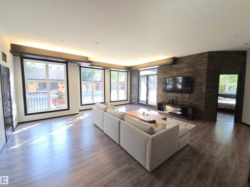 #106 10531 117 St Nw, Edmonton, AB - Indoor