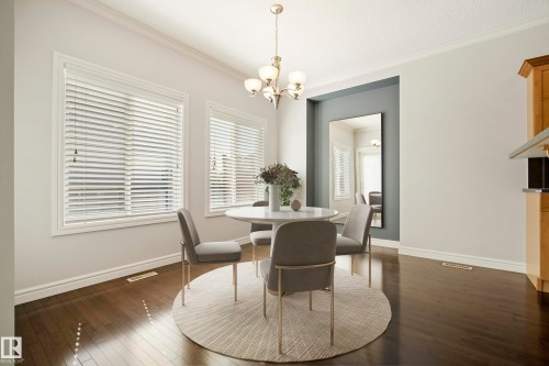 8385 Shaske Crescent Nw, Edmonton, AB - Indoor Photo Showing Dining Room