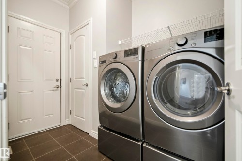 8385 Shaske Crescent Nw, Edmonton, AB - Indoor Photo Showing Laundry Room