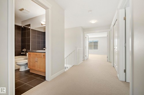 8385 Shaske Crescent Nw, Edmonton, AB - Indoor