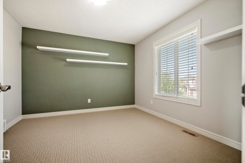 8385 Shaske Crescent Nw, Edmonton, AB - Indoor Photo Showing Other Room