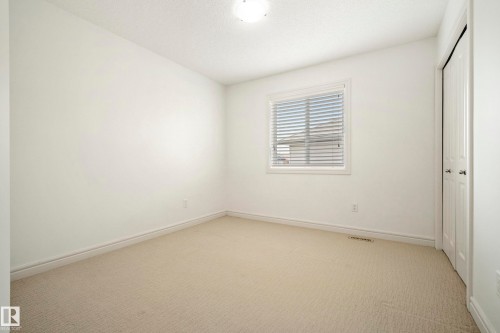 8385 Shaske Crescent Nw, Edmonton, AB - Indoor Photo Showing Other Room