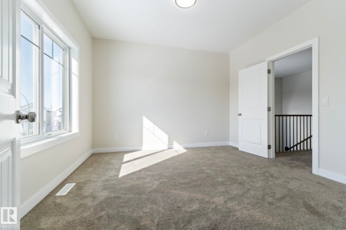 5736 176 Avenue Nw, Edmonton, AB - Indoor Photo Showing Other Room
