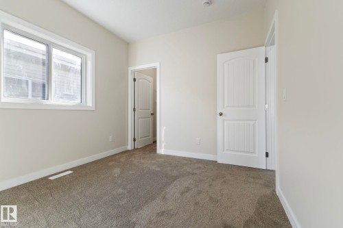 5736 176 Avenue Nw, Edmonton, AB - Indoor Photo Showing Other Room