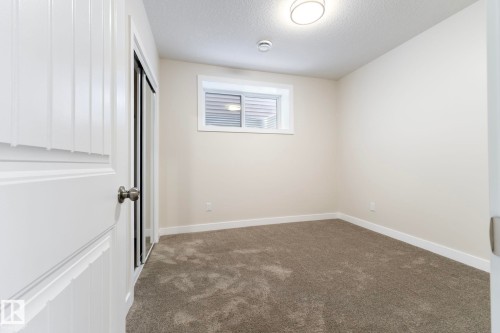 5736 176 Avenue Nw, Edmonton, AB - Indoor Photo Showing Other Room