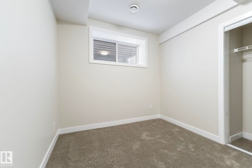 5736 176 Avenue Nw, Edmonton, AB - Indoor Photo Showing Other Room