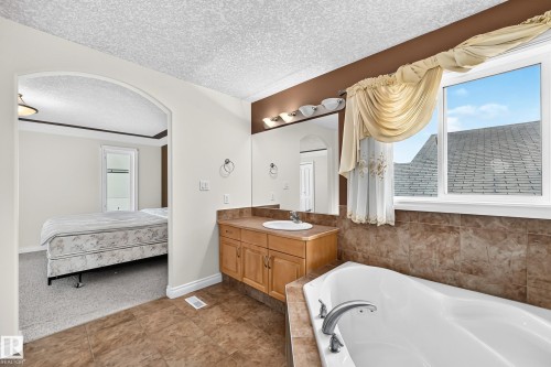 16619 72 Street Nw, Edmonton, AB - Indoor Photo Showing Bathroom