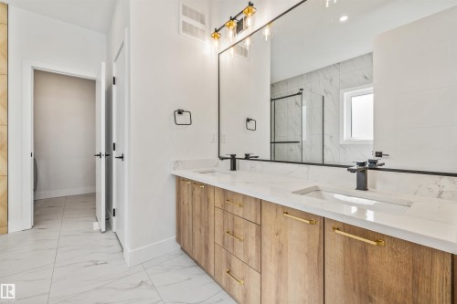 21 Sorel Avenue, Beaumont, AB - Indoor Photo Showing Bathroom