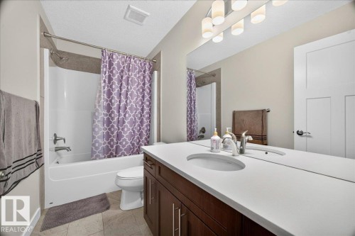 100 Meadowland Crescent, Spruce Grove, AB - Indoor Photo Showing Bathroom