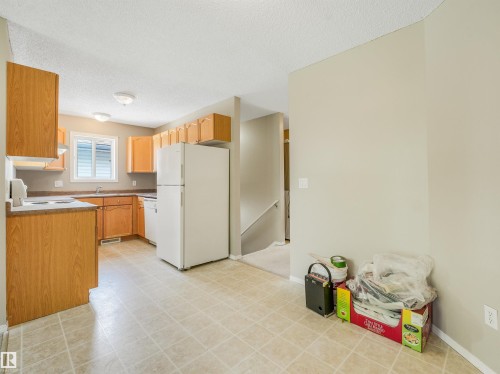 12027 105 Street Nw, Edmonton, AB - Indoor Photo Showing Kitchen