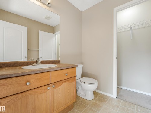 12027 105 Street Nw, Edmonton, AB - Indoor Photo Showing Bathroom