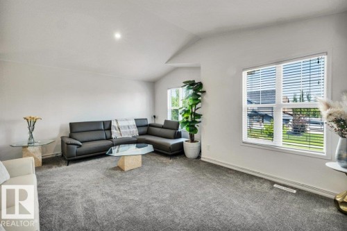 76 Everitt Drive, St. Albert, AB - Indoor Photo Showing Living Room