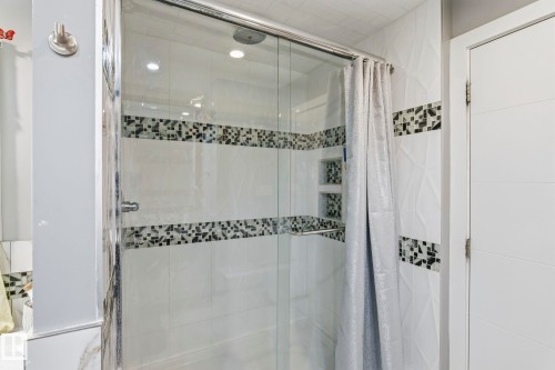 3808 Triomphe Boulevard, Beaumont, AB - Indoor Photo Showing Bathroom