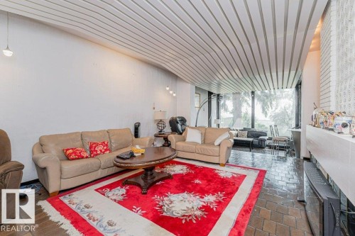 8638 Saskatchewan Drive Nw, Edmonton, AB - Indoor Photo Showing Living Room