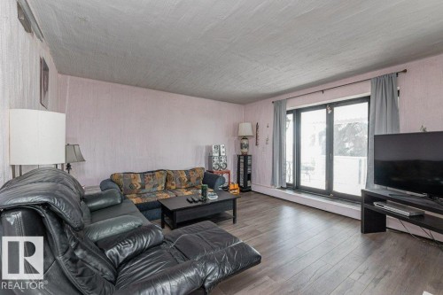 8638 Saskatchewan Drive Nw, Edmonton, AB - Indoor Photo Showing Living Room