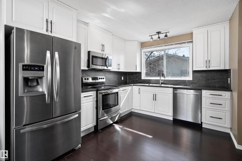 269 Centennial Drive, Wetaskiwin, AB - Indoor Photo Showing Kitchen With Upgraded Kitchen