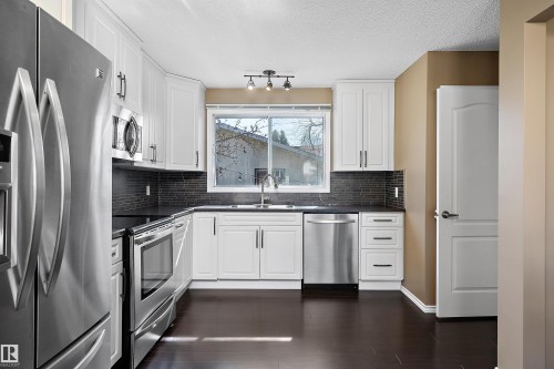 269 Centennial Drive, Wetaskiwin, AB - Indoor Photo Showing Kitchen With Upgraded Kitchen