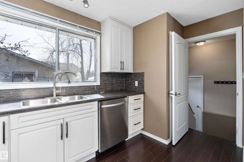 269 Centennial Drive, Wetaskiwin, AB - Indoor Photo Showing Kitchen With Double Sink