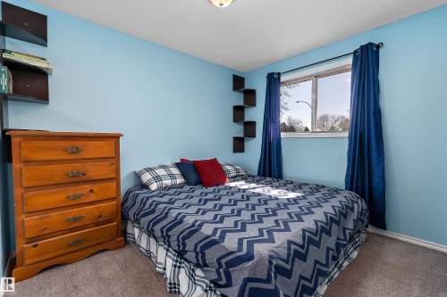 269 Centennial Drive, Wetaskiwin, AB - Indoor Photo Showing Bedroom