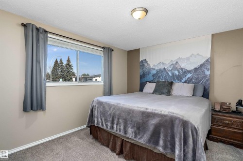 269 Centennial Drive, Wetaskiwin, AB - Indoor Photo Showing Bedroom