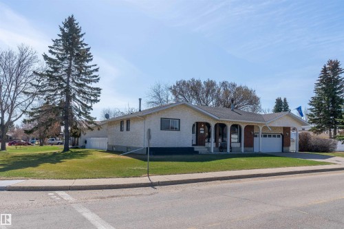 269 Centennial Drive, Wetaskiwin, AB - Outdoor With Facade