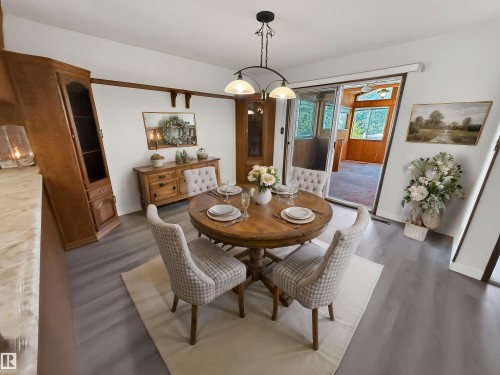 11327 25 Avenue Nw, Edmonton, AB - Indoor Photo Showing Dining Room