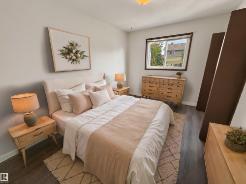 11327 25 Avenue Nw, Edmonton, AB - Indoor Photo Showing Bedroom
