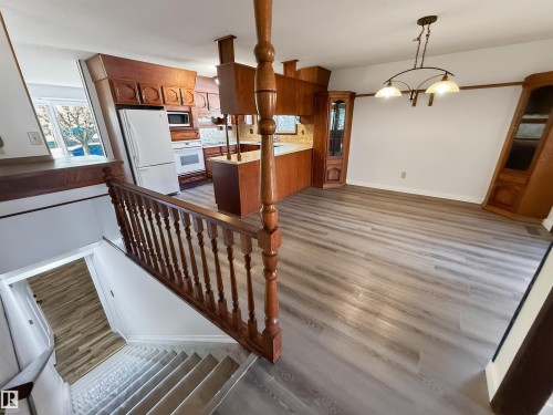 11327 25 Avenue Nw, Edmonton, AB - Indoor