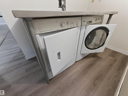 11327 25 Avenue Nw, Edmonton, AB - Indoor Photo Showing Laundry Room