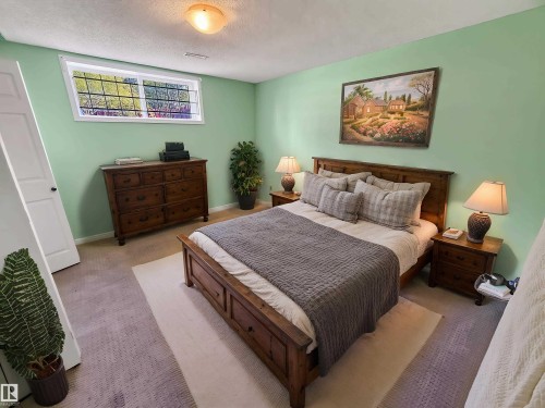11327 25 Avenue Nw, Edmonton, AB - Indoor Photo Showing Bedroom