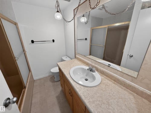11327 25 Avenue Nw, Edmonton, AB - Indoor Photo Showing Bathroom