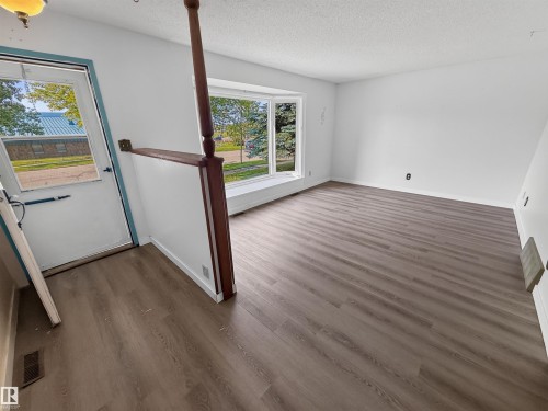 11327 25 Avenue Nw, Edmonton, AB - Indoor Photo Showing Other Room