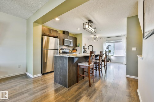 3019 151 Avenue Nw, Edmonton, AB - Indoor Photo Showing Kitchen With Upgraded Kitchen