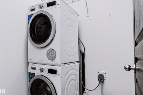 536 Highland Drive, Sherwood Park, AB - Indoor Photo Showing Laundry Room