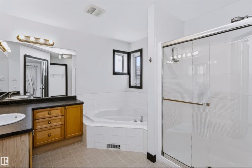 536 Highland Drive, Sherwood Park, AB - Indoor Photo Showing Bathroom