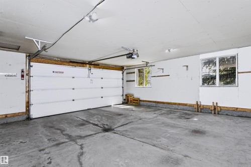 536 Highland Drive, Sherwood Park, AB - Indoor Photo Showing Garage