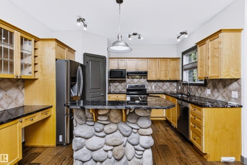 536 Highland Drive, Sherwood Park, AB - Indoor Photo Showing Kitchen