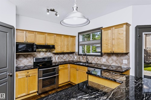 536 Highland Drive, Sherwood Park, AB - Indoor Photo Showing Kitchen