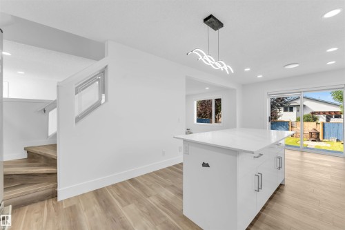 336 Wild Rose Way Nw, Edmonton, AB - Indoor