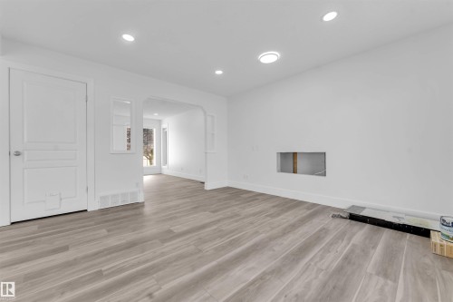 336 Wild Rose Way Nw, Edmonton, AB - Indoor Photo Showing Other Room