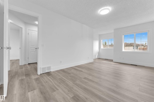 336 Wild Rose Way Nw, Edmonton, AB - Indoor Photo Showing Other Room