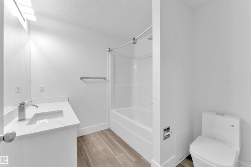 336 Wild Rose Way Nw, Edmonton, AB - Indoor Photo Showing Bathroom